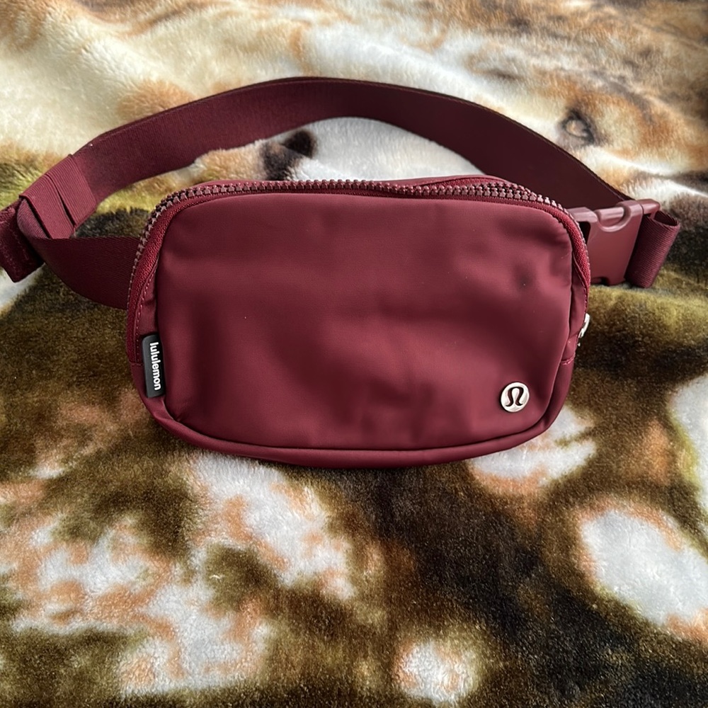 Lululemon belt bag